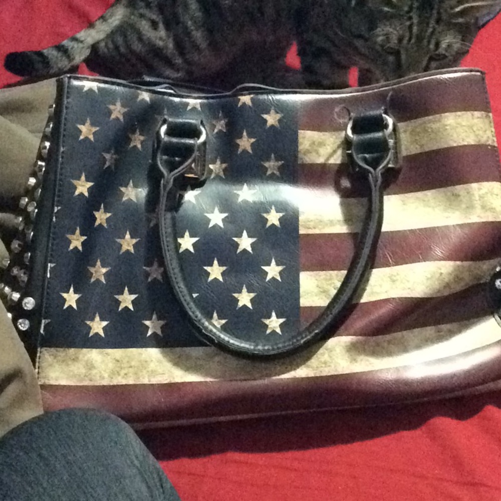 American flag purse with the wallet